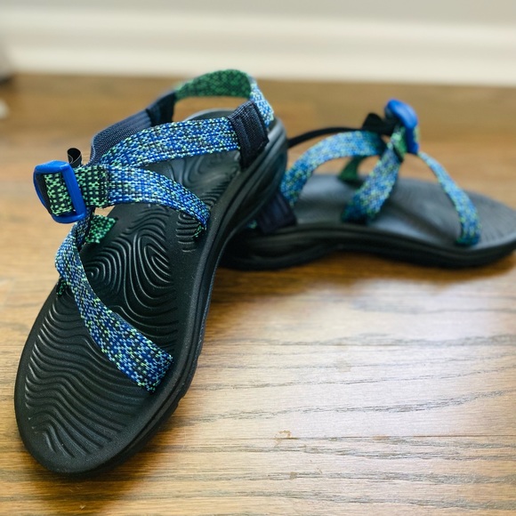 Chacos Women's Z/Volv size 6 COLOR : SCALED ROYAL - Picture 3 of 9